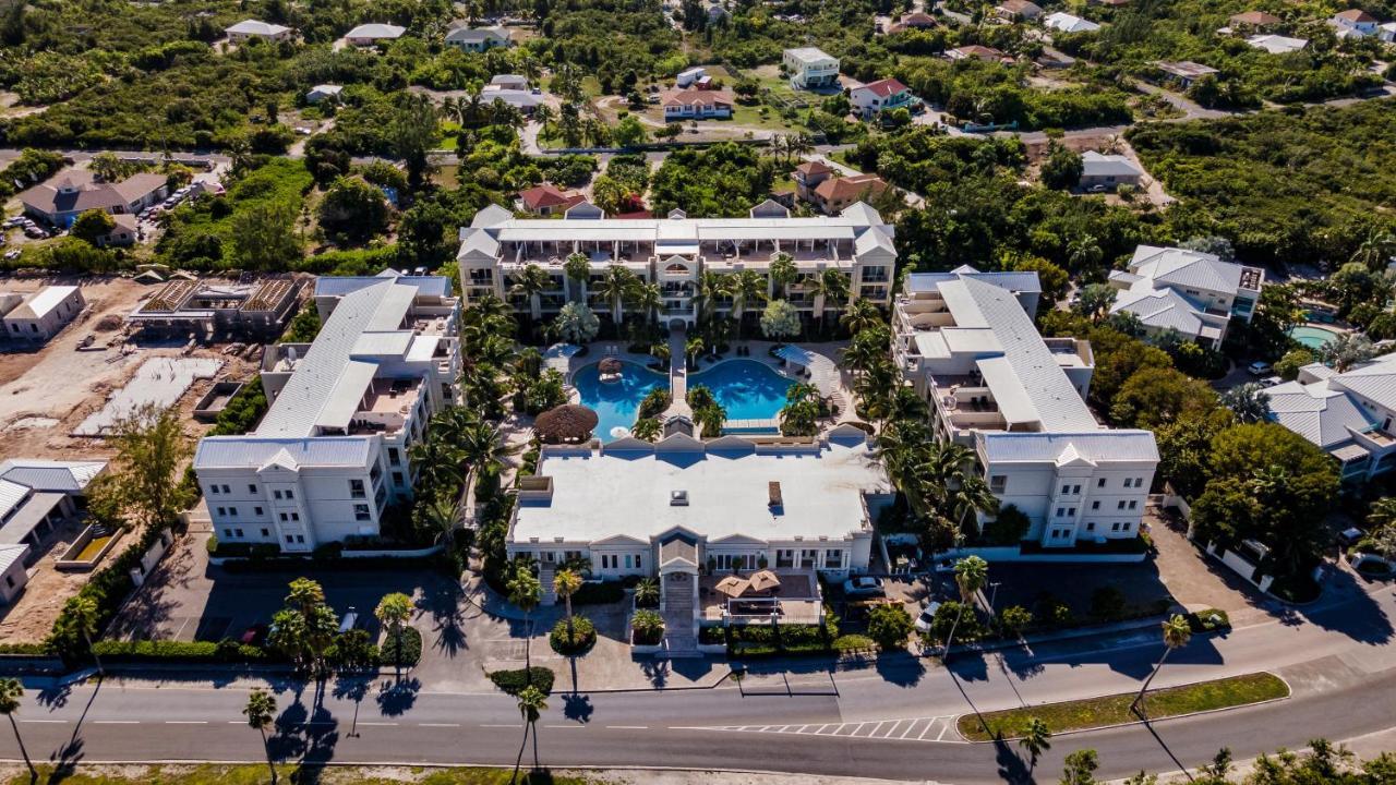The Atrium Resort เกรซเบย์ ภายนอก รูปภาพ