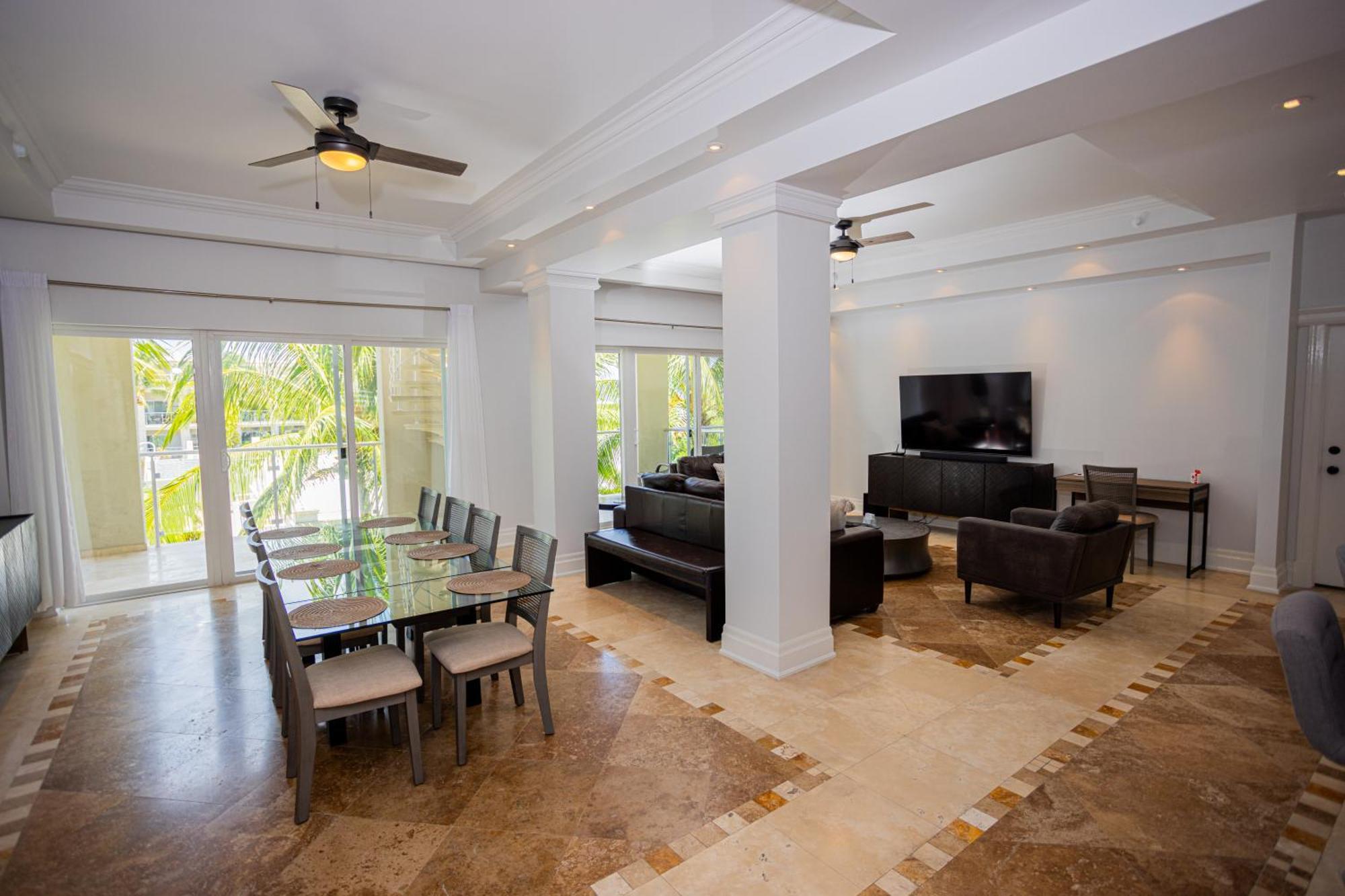 The Atrium Resort เกรซเบย์ ภายนอก รูปภาพ
